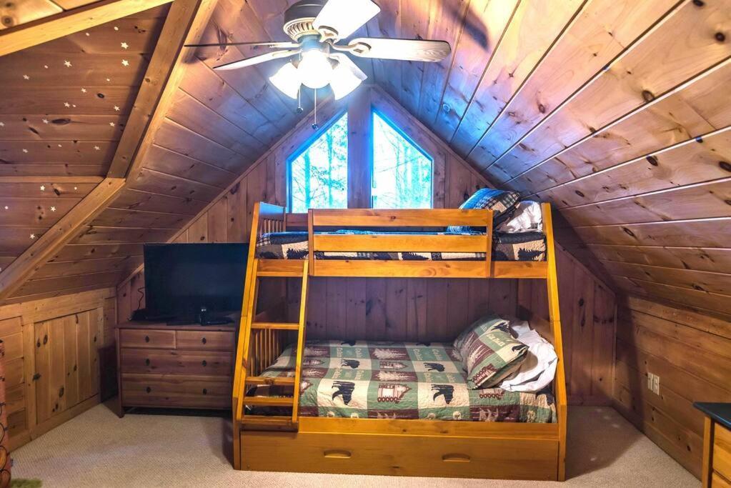 Private Creekside Cabin+Hot Tub,Pool Table, & Pets Ellijay Exterior foto