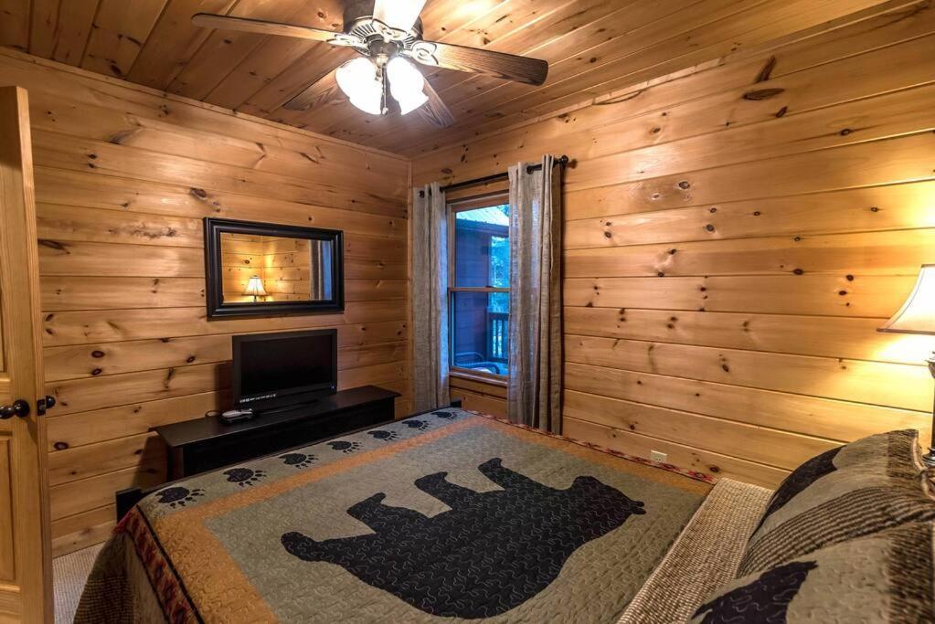 Private Creekside Cabin+Hot Tub,Pool Table, & Pets Ellijay Exterior foto